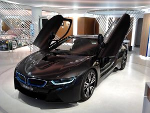 BMW Develops i-8 M: 600 HP Hybrid