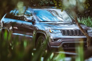 Read more about the article Jeep Grand Cherokee Drives Fast in Rough Terrain Again and Again